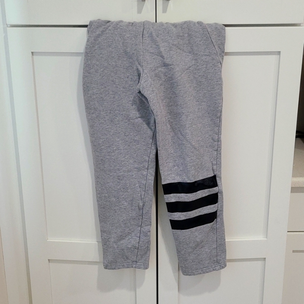 ESSENTIALS FRENCH TERRY TAPERED CUFF 3-STRIPES PANTS